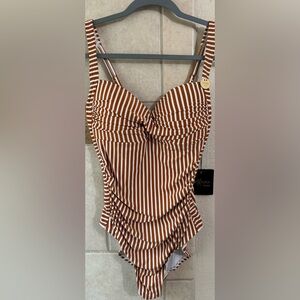 Nip Tuck Swim One Pice size 8.